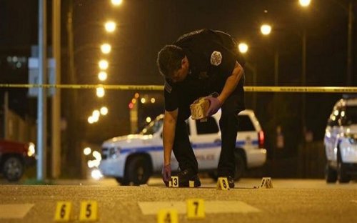 مقتل وإصابة 13 شخصاً بإطلاق نار بمطار فلوريدا مقتل وإصابة 13 شخصاً بإطلاق نار بمطار فلوريدا